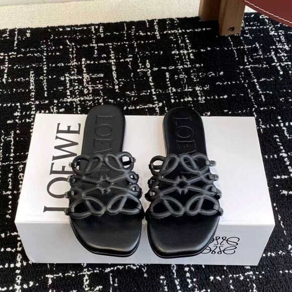 Loewe Petal Anagram sandals Black | Gently used| Flats|Vacation |Size: EU39/US 9 - Picture 1 of 8